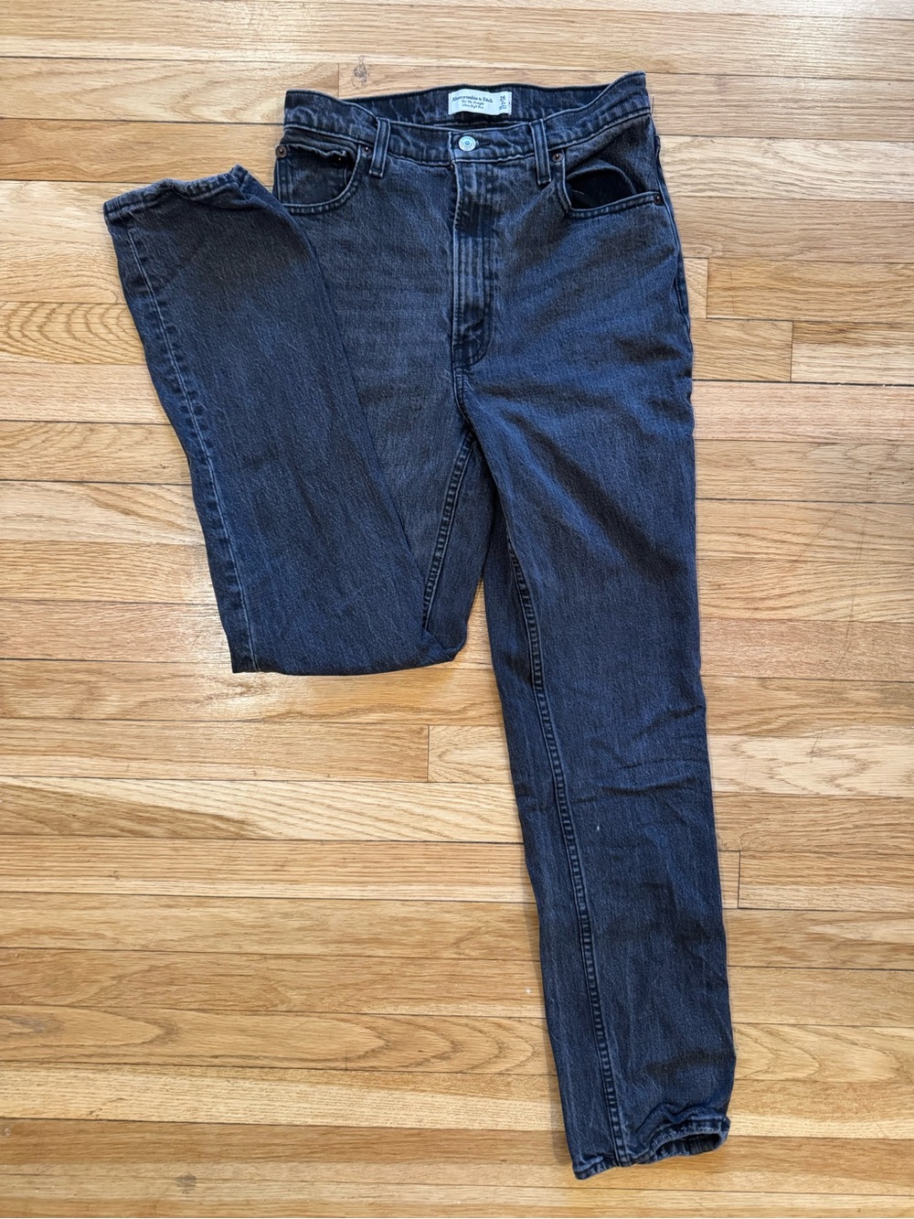Abercrombie & Fitch The 90s Straight Ultra High Rise Denim in Black Size 26/2R